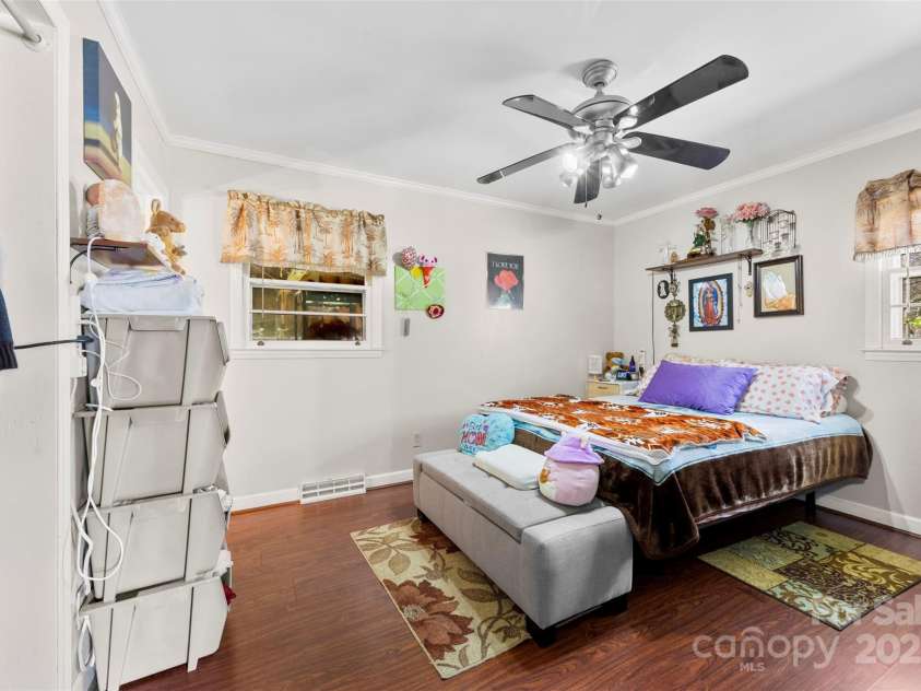 4937 Lebanon Drive, Charlotte, NC 28273.  MLS# CAR4226322, YatesRealty ID 22826. 