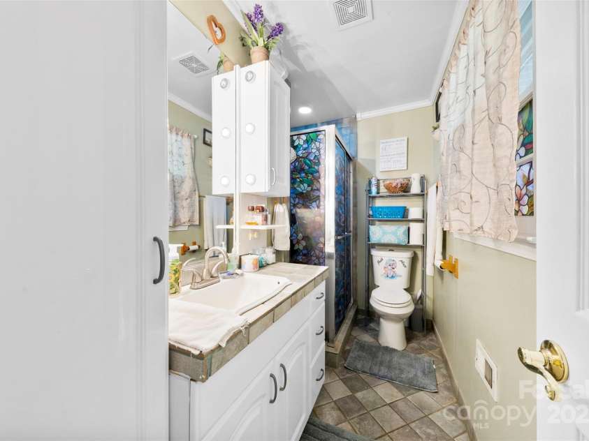 4937 Lebanon Drive, Charlotte, NC 28273.  MLS# CAR4226322, YatesRealty ID 22826. 