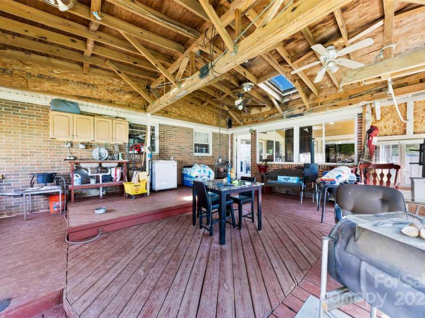 4937 Lebanon Drive, Charlotte, NC 28273.  MLS# CAR4226322, YatesRealty ID 22826. 