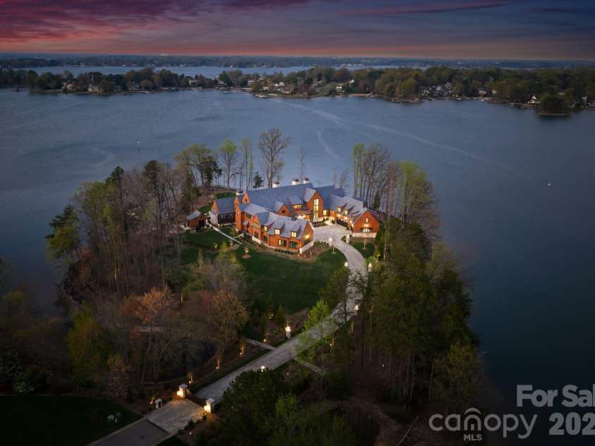20221 Regatta Island Drive, Cornelius, NC 28031.  MLS# CAR4364285, YatesRealty ID 22827. 