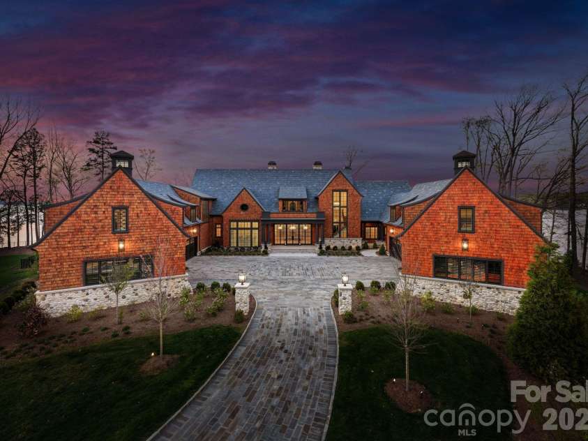 20221 Regatta Island Drive, Cornelius, NC 28031.  MLS# CAR4364285, YatesRealty ID 22827. 