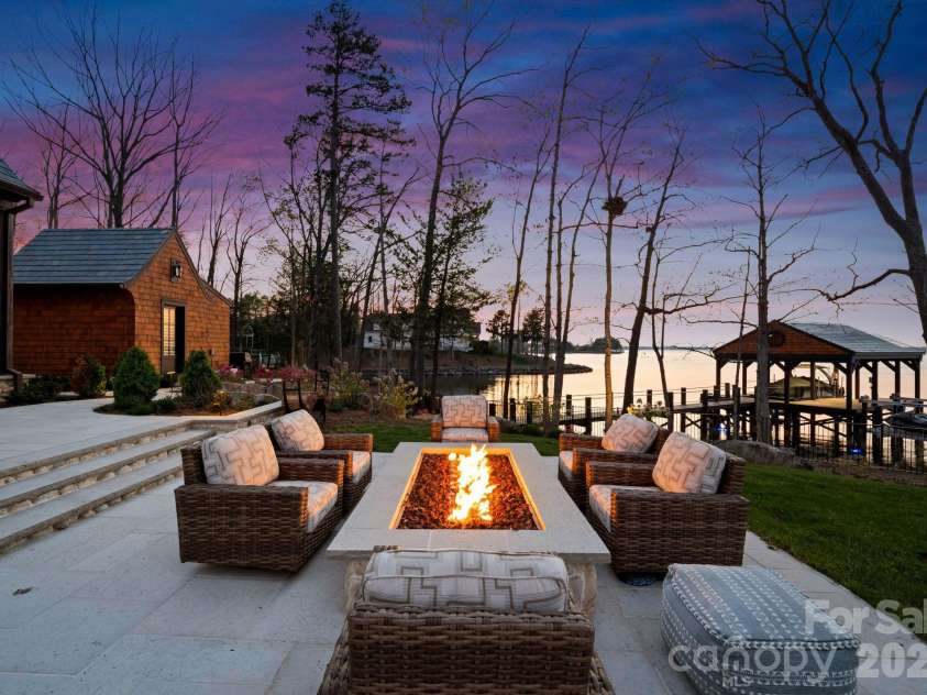 20221 Regatta Island Drive, Cornelius, NC 28031.  MLS# CAR4364285, YatesRealty ID 22827. 