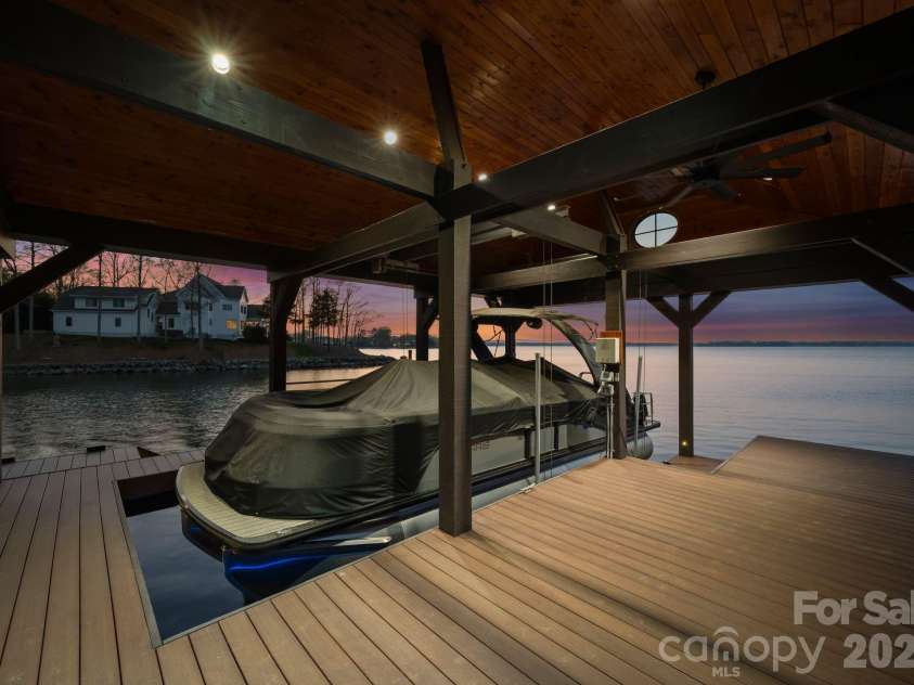 20221 Regatta Island Drive, Cornelius, NC 28031.  MLS# CAR4364285, YatesRealty ID 22827. 