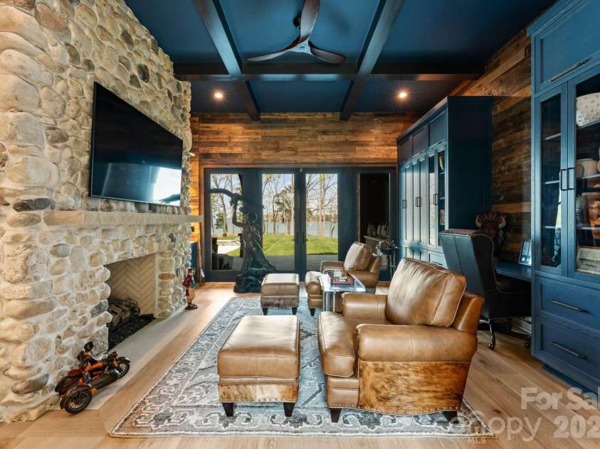 20221 Regatta Island Drive, Cornelius, NC 28031.  MLS# CAR4364285, YatesRealty ID 22827. 