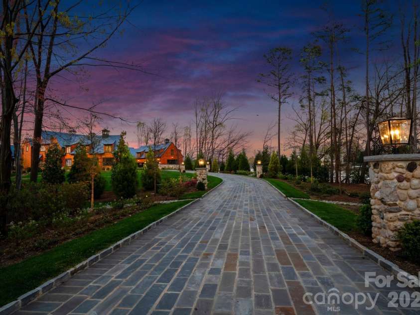 20221 Regatta Island Drive, Cornelius, NC 28031.  MLS# CAR4364285, YatesRealty ID 22827. 