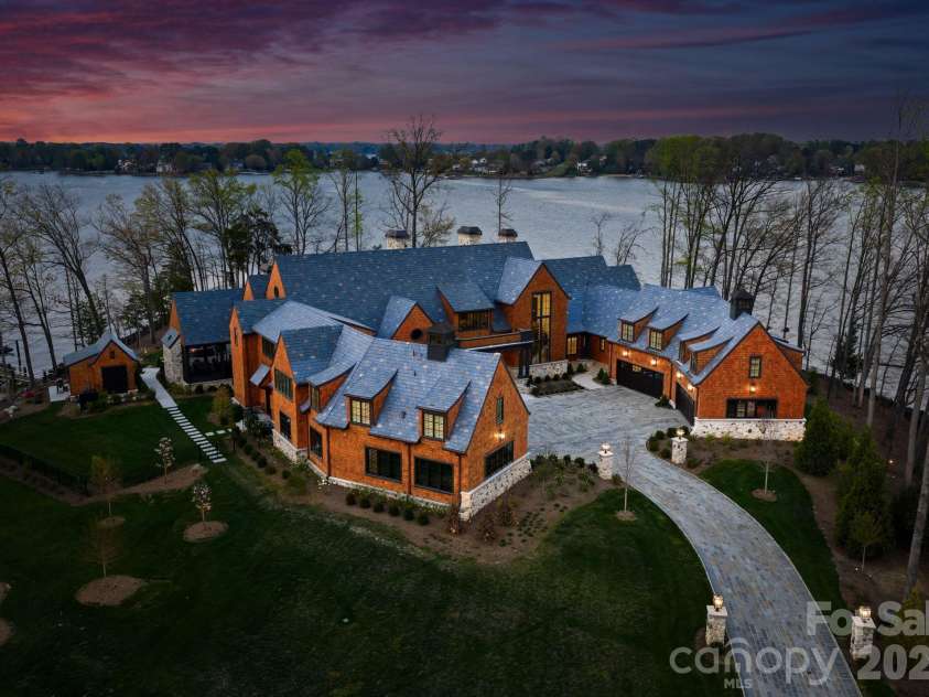 20221 Regatta Island Drive, Cornelius, NC 28031.  MLS# CAR4364285, YatesRealty ID 22827. 