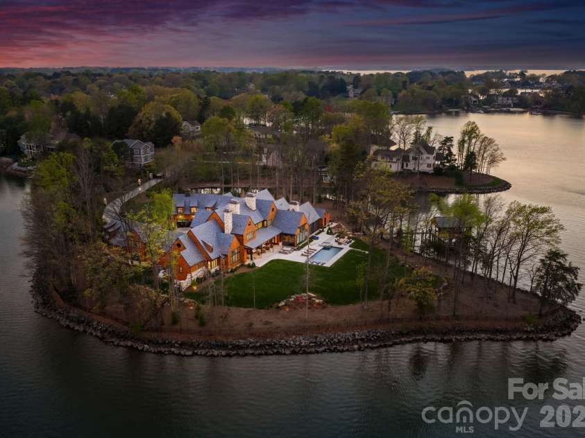 20221 Regatta Island Drive, Cornelius, NC 28031.  MLS# CAR4364285, YatesRealty ID 22827. 