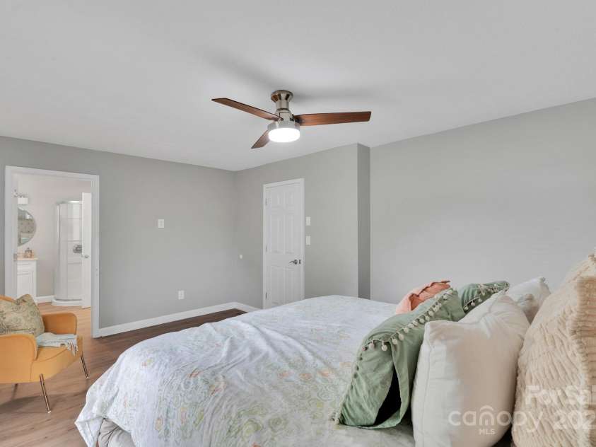 905 Blalock Drive, Kings Mountain, NC 28086.  MLS# CAR4228264, YatesRealty ID 22827. 