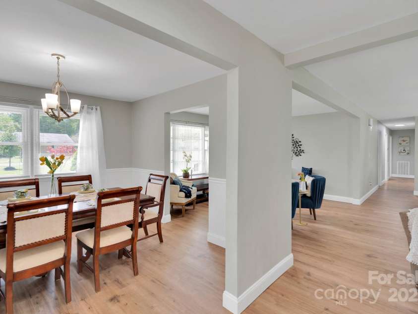 905 Blalock Drive, Kings Mountain, NC 28086.  MLS# CAR4228264, YatesRealty ID 22827. Bright and fresh