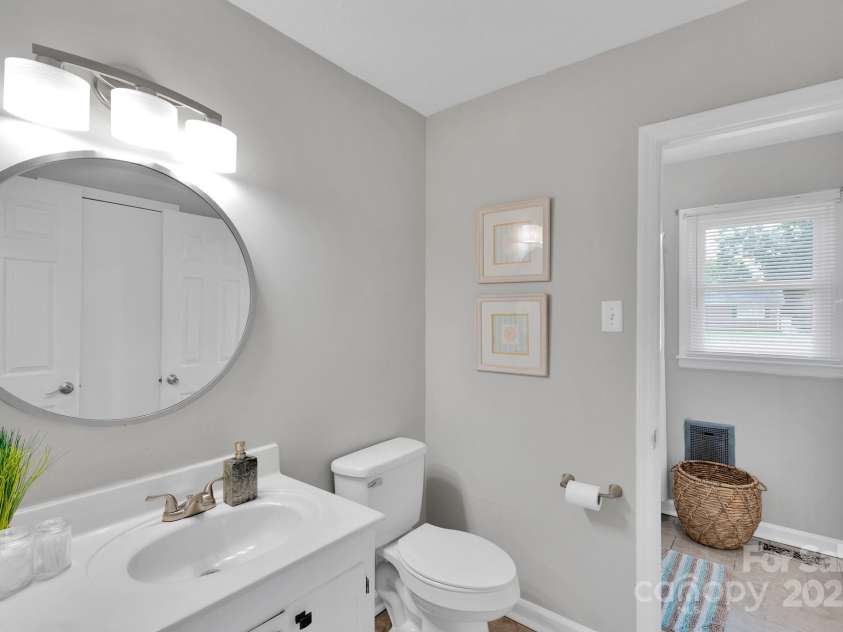 905 Blalock Drive, Kings Mountain, NC 28086.  MLS# CAR4228264, YatesRealty ID 22827. Convenient hall bath for guests