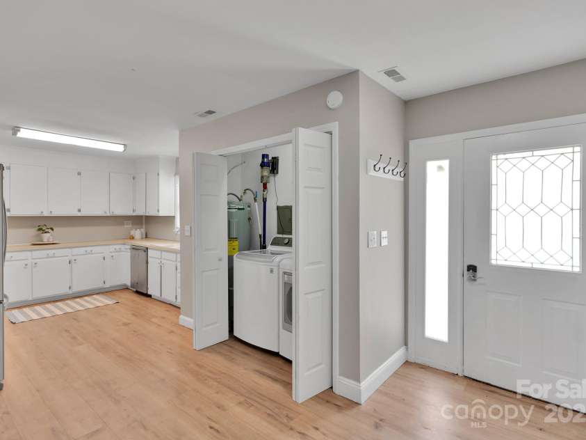 905 Blalock Drive, Kings Mountain, NC 28086.  MLS# CAR4228264, YatesRealty ID 22827. Laundry closet