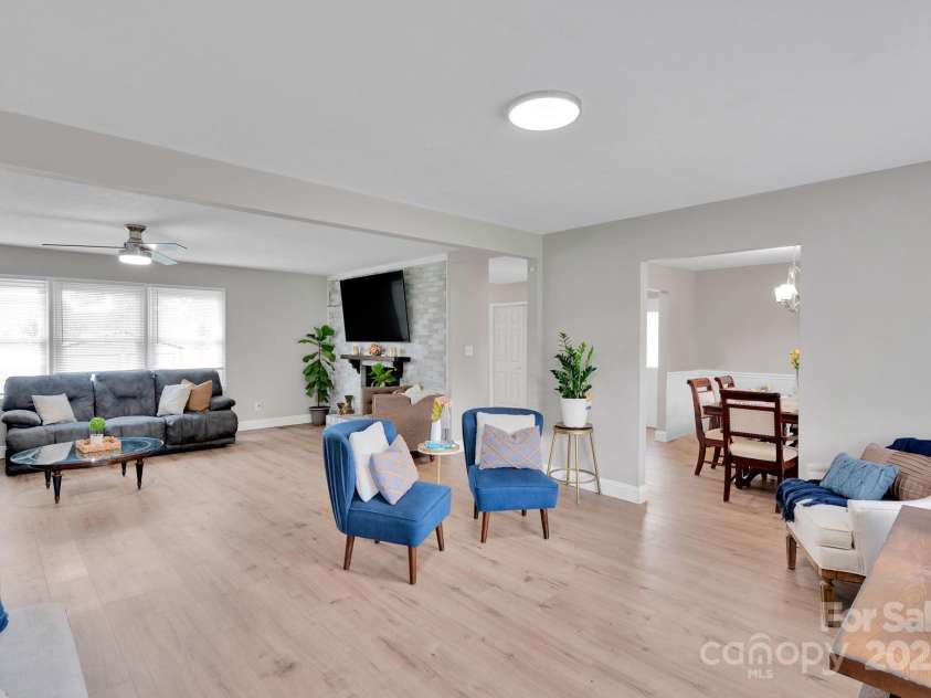 905 Blalock Drive, Kings Mountain, NC 28086.  MLS# CAR4228264, YatesRealty ID 22827. Open concept