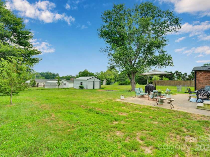 905 Blalock Drive, Kings Mountain, NC 28086.  MLS# CAR4228264, YatesRealty ID 22827. Patio area for grilling and entertaining