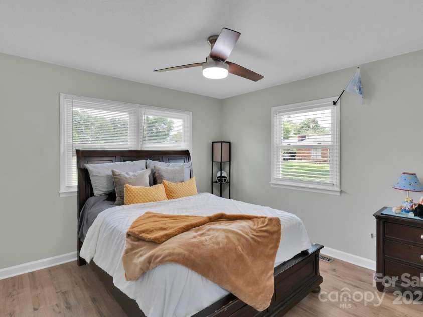 905 Blalock Drive, Kings Mountain, NC 28086.  MLS# CAR4228264, YatesRealty ID 22827. Spacious secondary bedroom