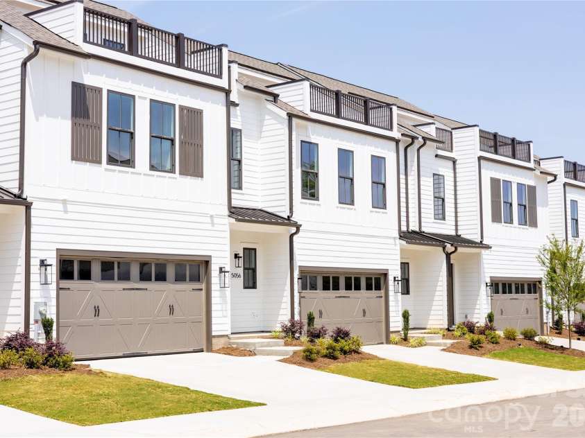 3122 Endhaven Terraces Lane, Charlotte, NC 28277.  MLS# CAR4381081, YatesRealty ID 22828. 