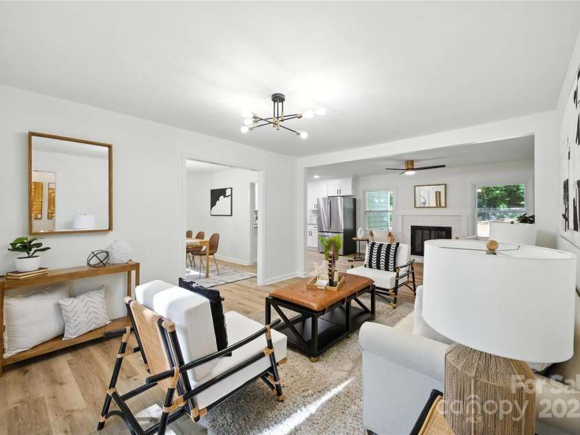 6127 Eagle Peak Drive, Charlotte, NC 28214.  MLS# CAR4267898, YatesRealty ID 22828. 