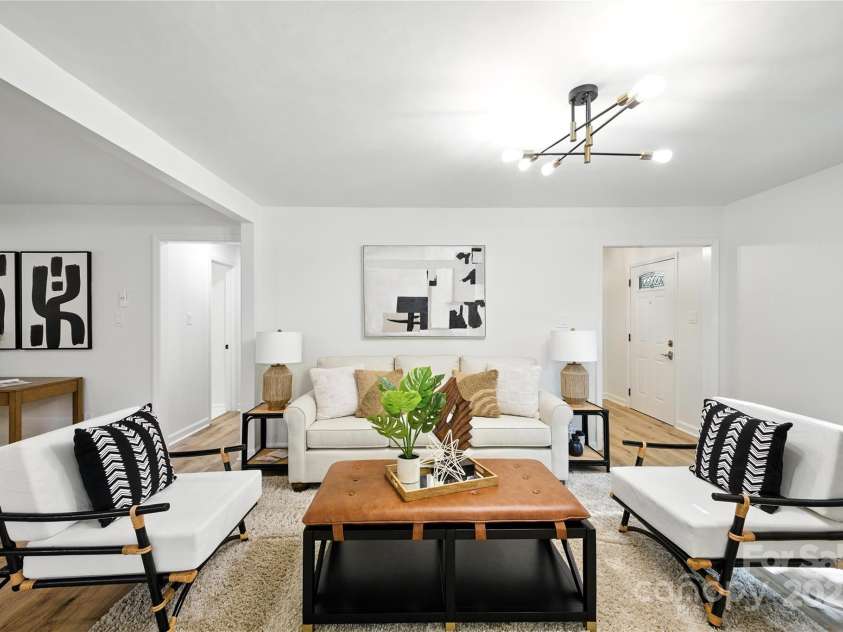 6127 Eagle Peak Drive, Charlotte, NC 28214.  MLS# CAR4267898, YatesRealty ID 22828. 