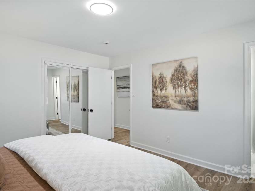 6127 Eagle Peak Drive, Charlotte, NC 28214.  MLS# CAR4267898, YatesRealty ID 22828. 