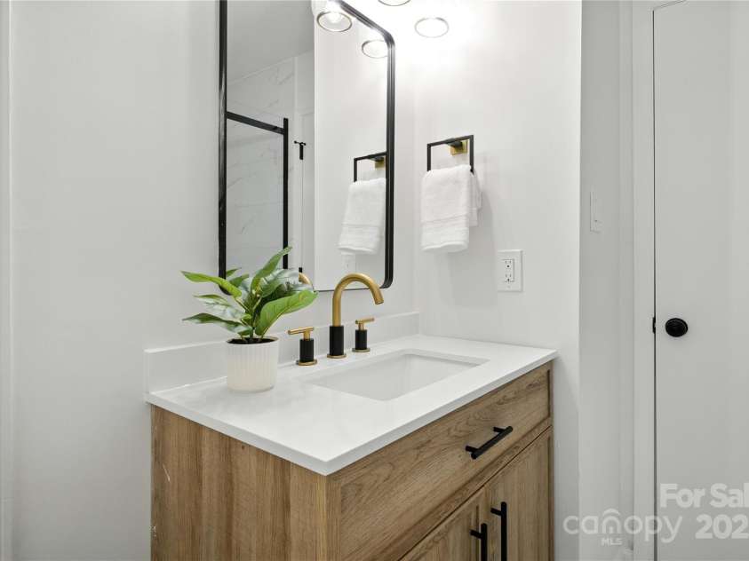 6127 Eagle Peak Drive, Charlotte, NC 28214.  MLS# CAR4267898, YatesRealty ID 22828. 