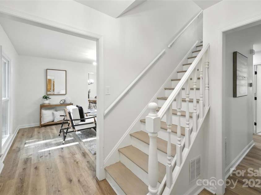 6127 Eagle Peak Drive, Charlotte, NC 28214.  MLS# CAR4267898, YatesRealty ID 22828. 