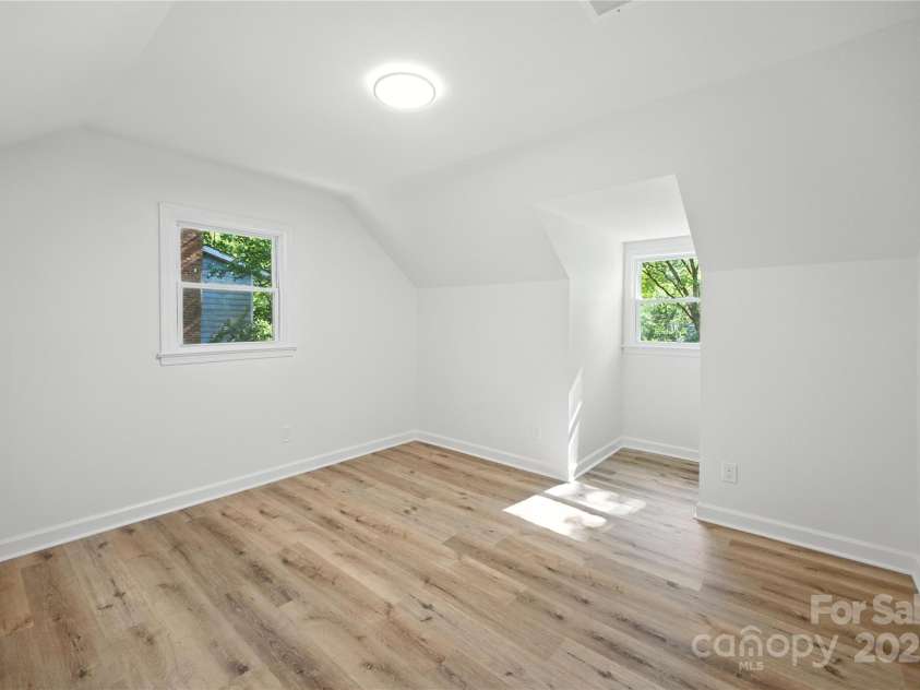 6127 Eagle Peak Drive, Charlotte, NC 28214.  MLS# CAR4267898, YatesRealty ID 22828. 