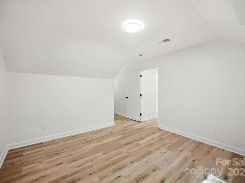 6127 Eagle Peak Drive, Charlotte, NC 28214.  MLS# CAR4267898, YatesRealty ID 22828. 