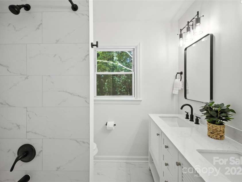 6127 Eagle Peak Drive, Charlotte, NC 28214.  MLS# CAR4267898, YatesRealty ID 22828. 