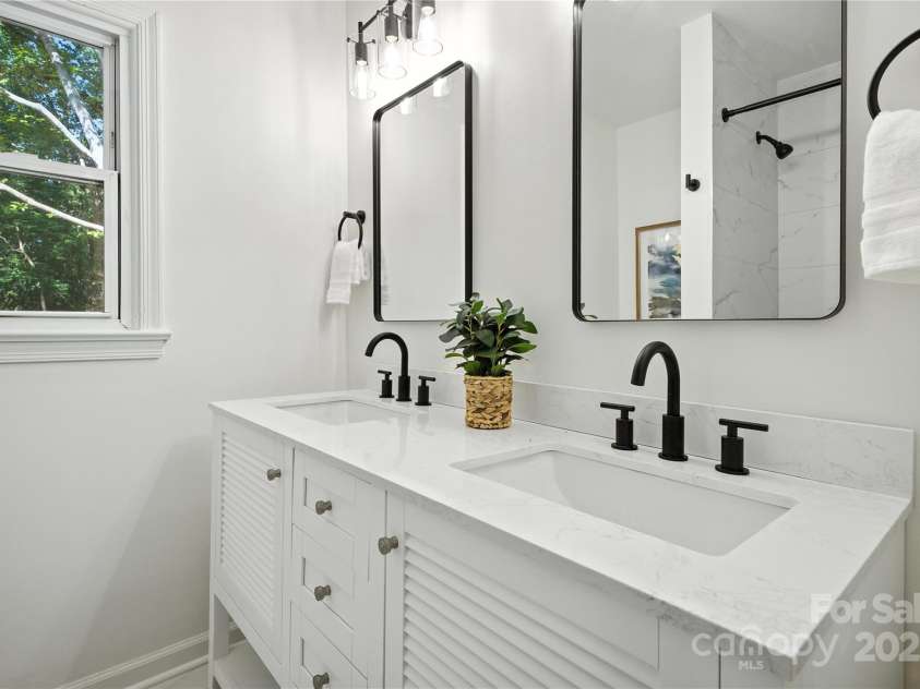 6127 Eagle Peak Drive, Charlotte, NC 28214.  MLS# CAR4267898, YatesRealty ID 22828. 