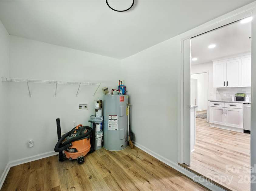 6127 Eagle Peak Drive, Charlotte, NC 28214.  MLS# CAR4267898, YatesRealty ID 22828. 