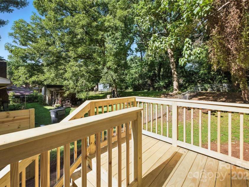 6127 Eagle Peak Drive, Charlotte, NC 28214.  MLS# CAR4267898, YatesRealty ID 22828. 