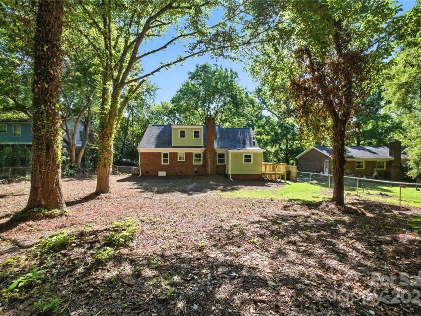 6127 Eagle Peak Drive, Charlotte, NC 28214.  MLS# CAR4267898, YatesRealty ID 22828. 