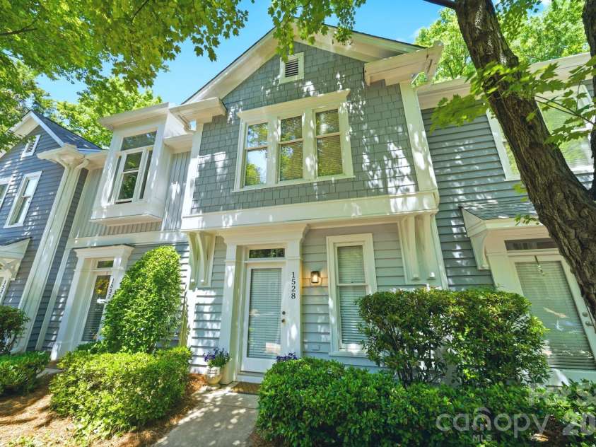 1528 Cleveland Avenue, Charlotte, NC 28203.  MLS# CAR4377306, YatesRealty ID 22829. 