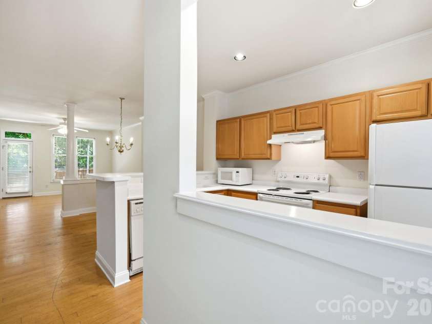 1528 Cleveland Avenue, Charlotte, NC 28203.  MLS# CAR4377306, YatesRealty ID 22829. 