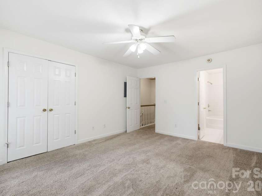 1528 Cleveland Avenue, Charlotte, NC 28203.  MLS# CAR4377306, YatesRealty ID 22829. 