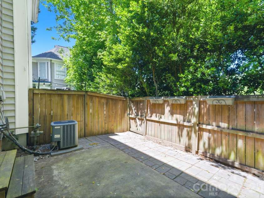 1528 Cleveland Avenue, Charlotte, NC 28203.  MLS# CAR4377306, YatesRealty ID 22829. 