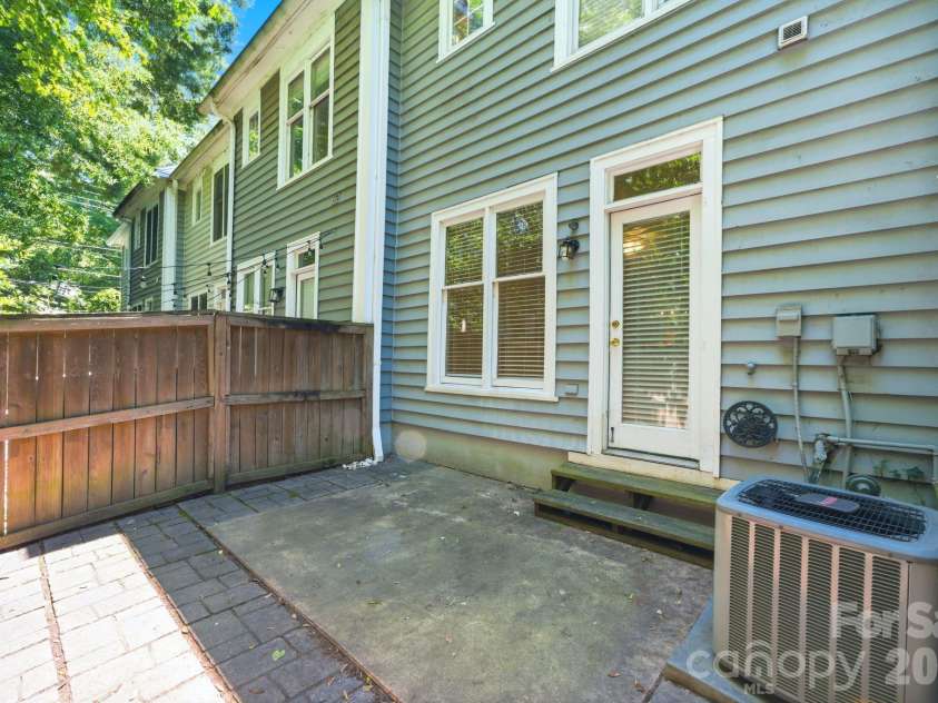1528 Cleveland Avenue, Charlotte, NC 28203.  MLS# CAR4377306, YatesRealty ID 22829. 