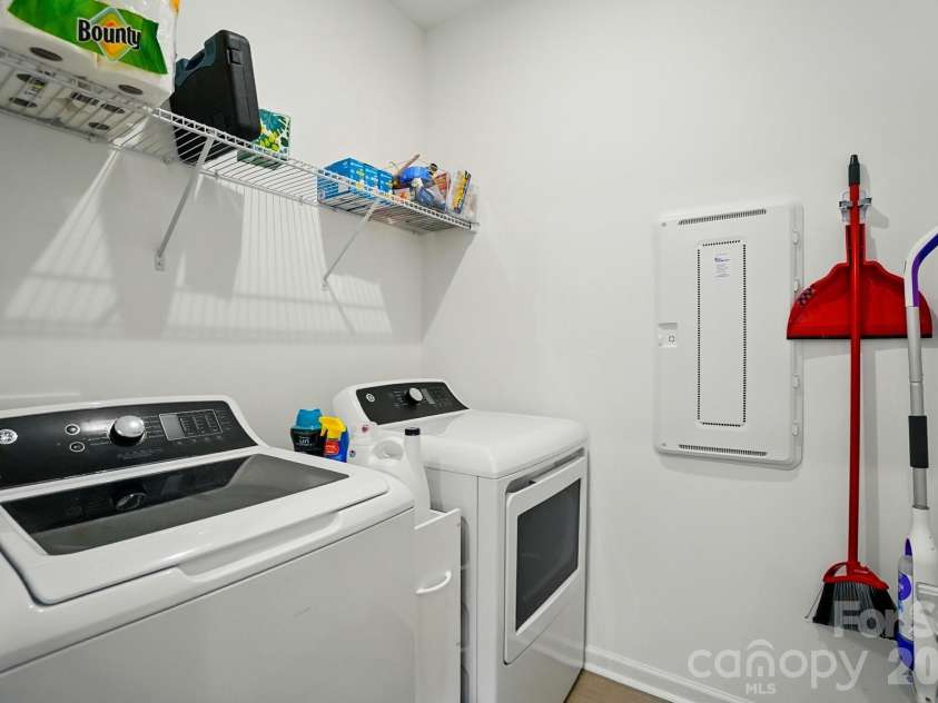 11113 Godwit Lane, Charlotte, NC 28278.  MLS# CAR4268696, YatesRealty ID 2283. 