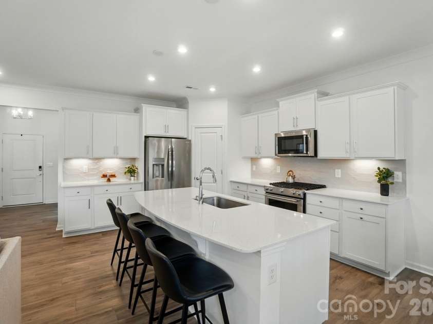11113 Godwit Lane, Charlotte, NC 28278.  MLS# CAR4268696, YatesRealty ID 2283. 