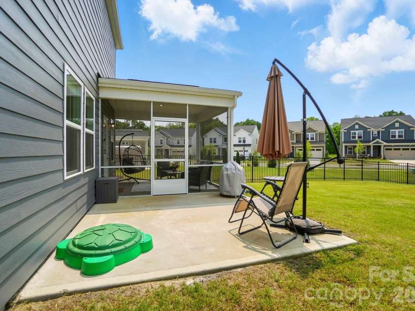11113 Godwit Lane, Charlotte, NC 28278.  MLS# CAR4268696, YatesRealty ID 2283. 
