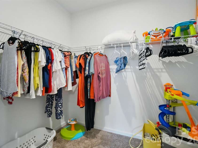 11113 Godwit Lane, Charlotte, NC 28278.  MLS# CAR4268696, YatesRealty ID 2283. Master closet