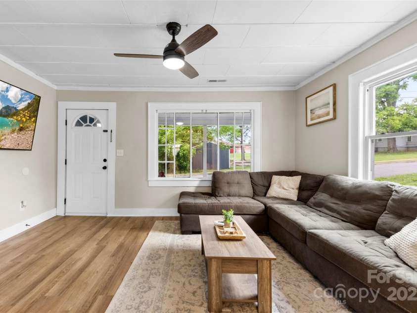 403 2nd Street, Cherryville, NC 28021.  MLS# CAR4261025, YatesRealty ID 22831. 