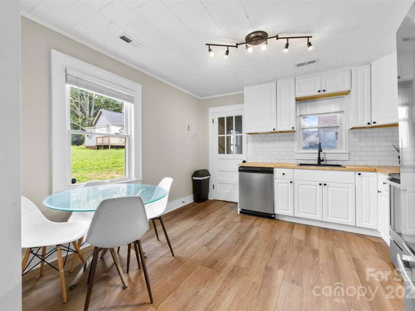 403 2nd Street, Cherryville, NC 28021.  MLS# CAR4261025, YatesRealty ID 22831. 