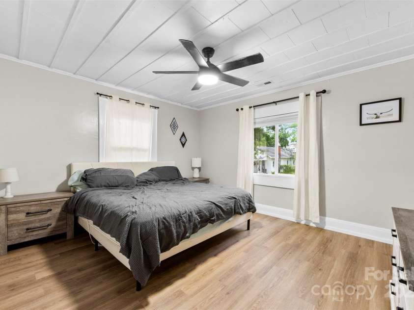 403 2nd Street, Cherryville, NC 28021.  MLS# CAR4261025, YatesRealty ID 22831. 