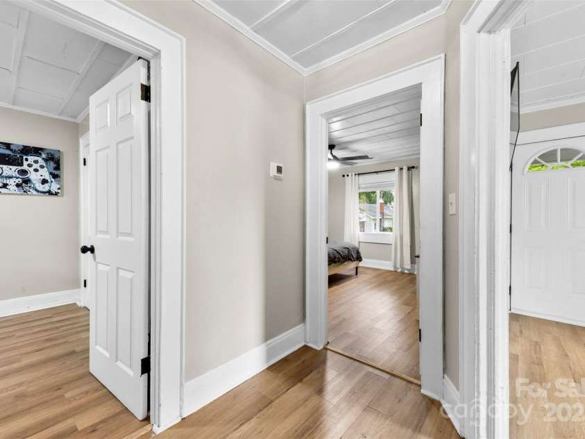 403 2nd Street, Cherryville, NC 28021.  MLS# CAR4261025, YatesRealty ID 22831. 