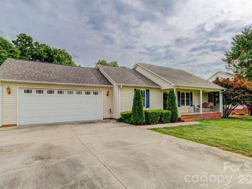 4671 Garys Place, Crouse, NC 28033.  MLS# CAR4382360, YatesRealty ID 22831. 