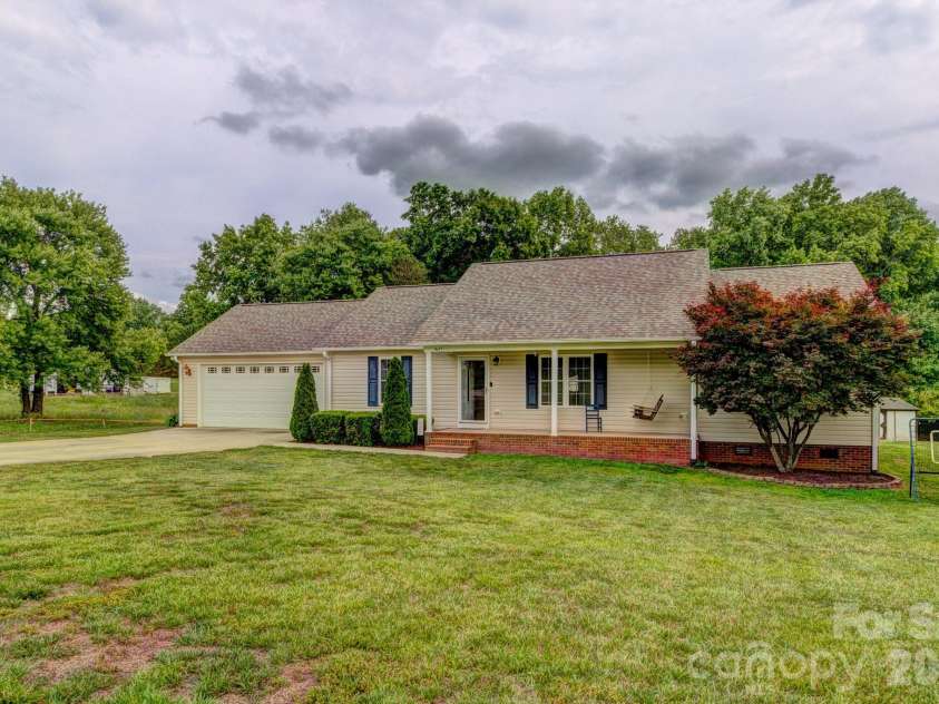 4671 Garys Place, Crouse, NC 28033.  MLS# CAR4382360, YatesRealty ID 22831. 