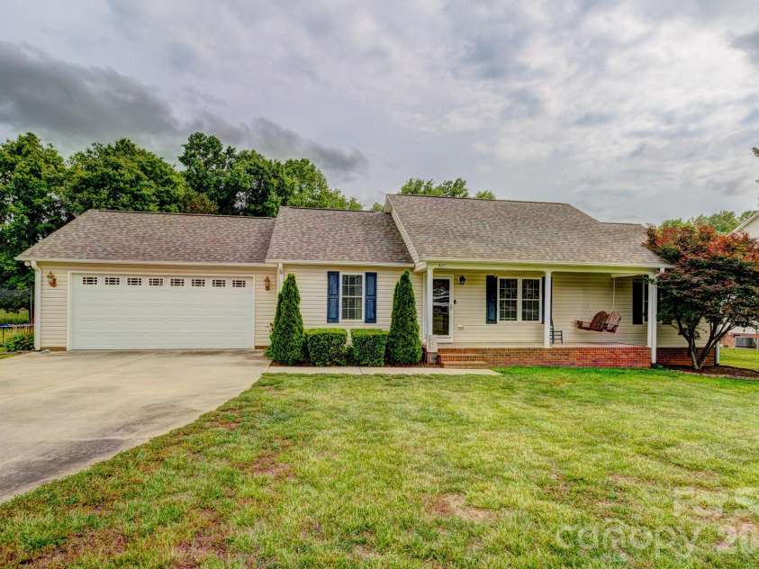 4671 Garys Place, Crouse, NC 28033.  MLS# CAR4382360, YatesRealty ID 22831. 