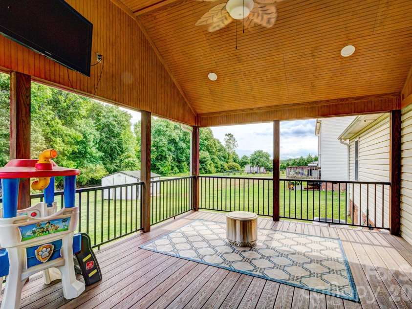 4671 Garys Place, Crouse, NC 28033.  MLS# CAR4382360, YatesRealty ID 22831. 