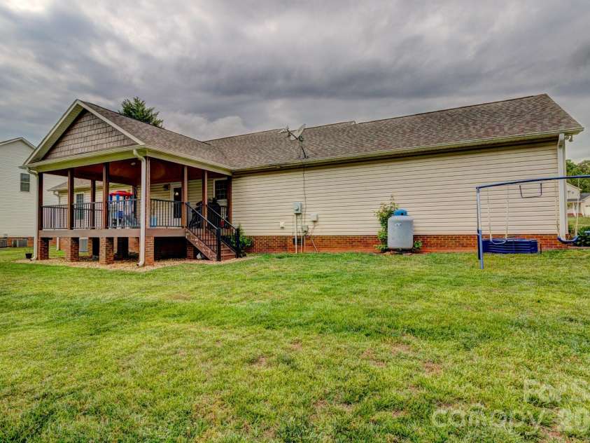 4671 Garys Place, Crouse, NC 28033.  MLS# CAR4382360, YatesRealty ID 22831. 