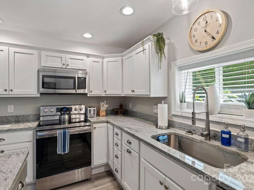 174 Ridge Road, Lake Lure, NC 28746.  MLS# CAR4269026, YatesRealty ID 22832. 